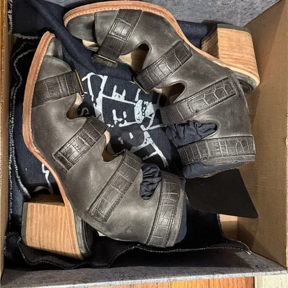 Freebird By Steven Grey Quail Strappy Buckle Bootie Sandals Size 9 - Picture 5 of 8